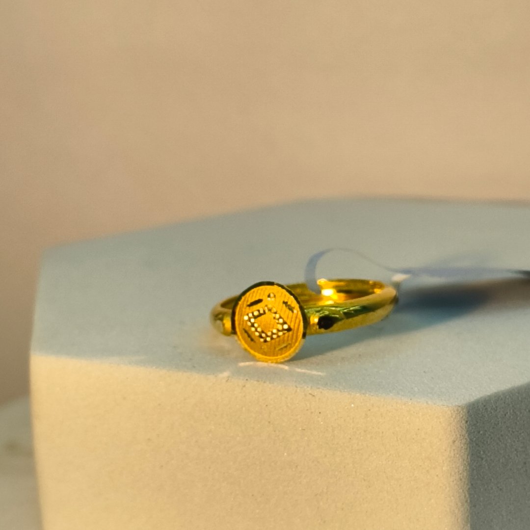 Ladies Ring 0.5 gm
